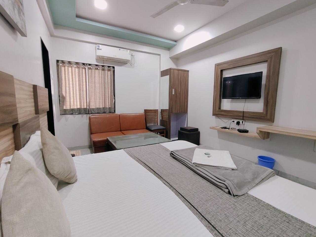 Hotel Pragati Inn Ahmednagar Exterior foto