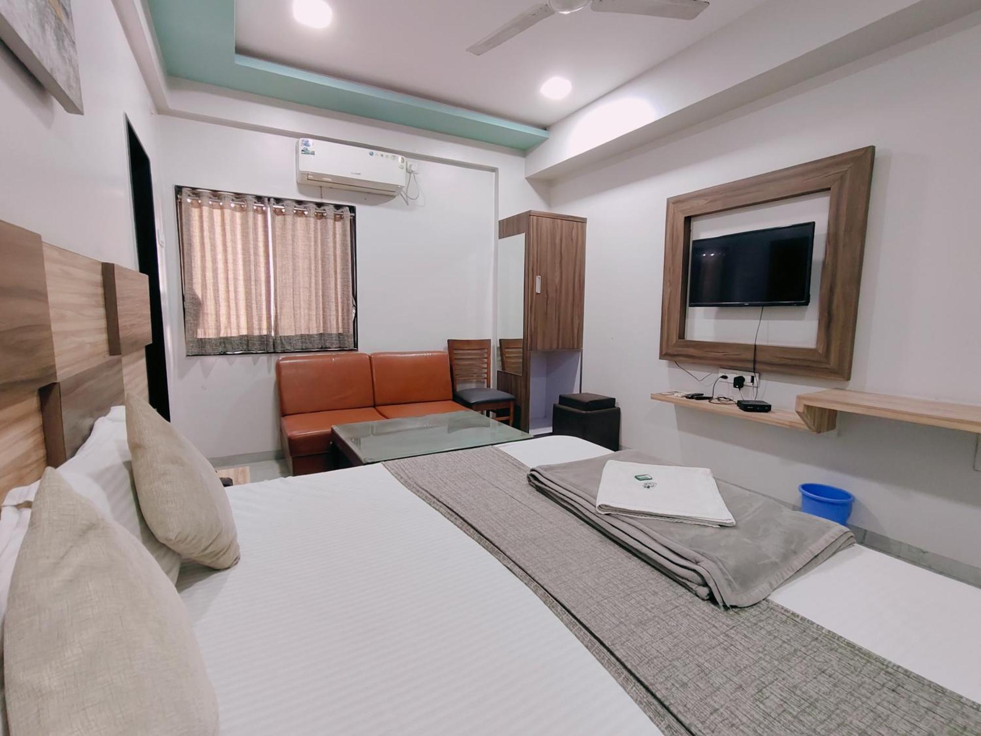 Hotel Pragati Inn Ahmednagar Exterior foto